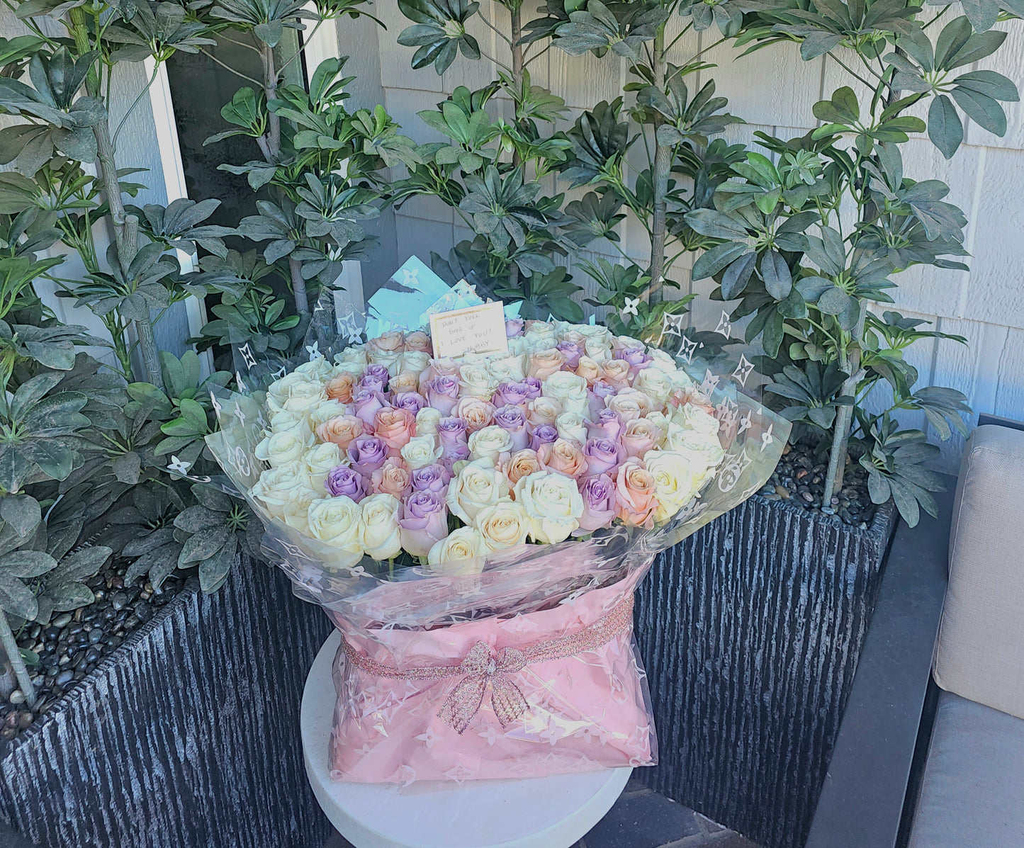 Simple rose bouquet