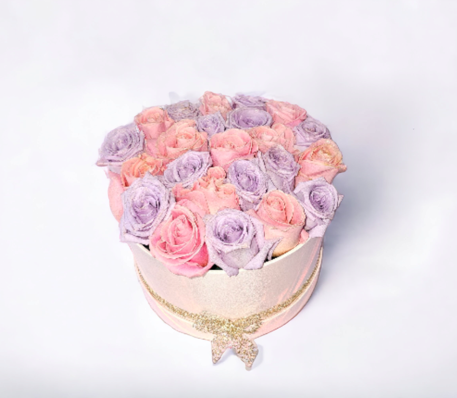 Pink round box + rose arrangement – Medina Fleur