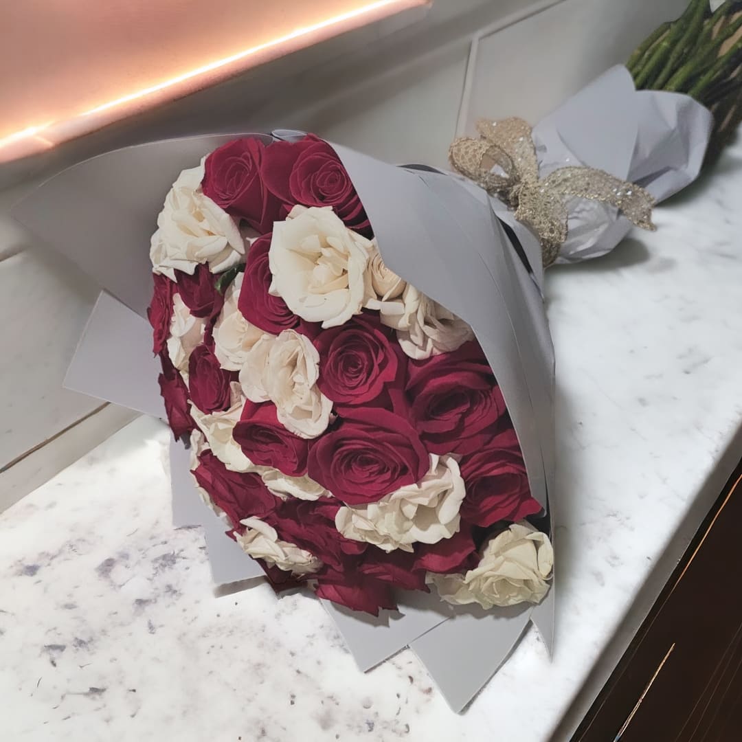 Designers choice fresh rose bouquet